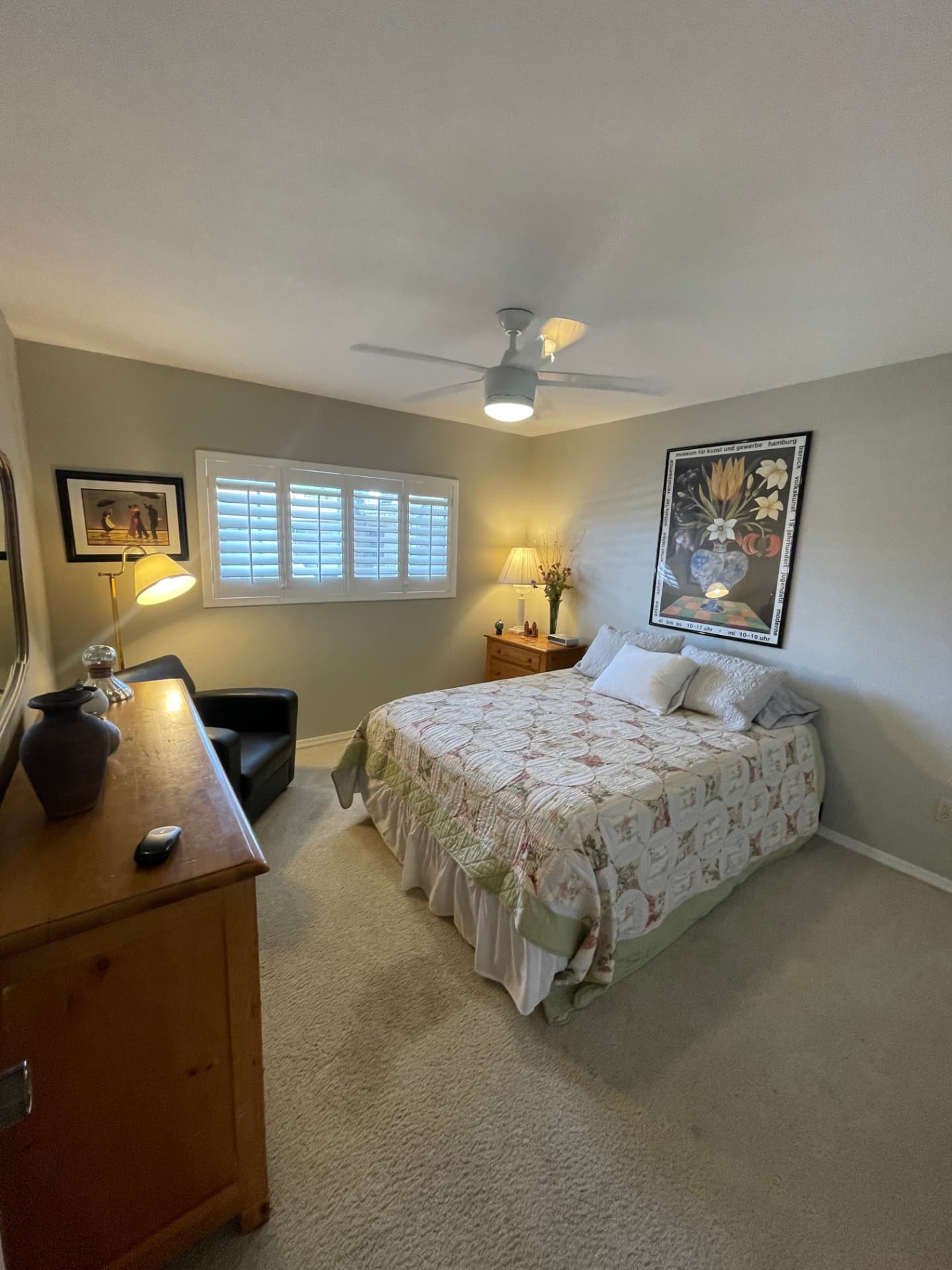 Second bedroom with queen bed